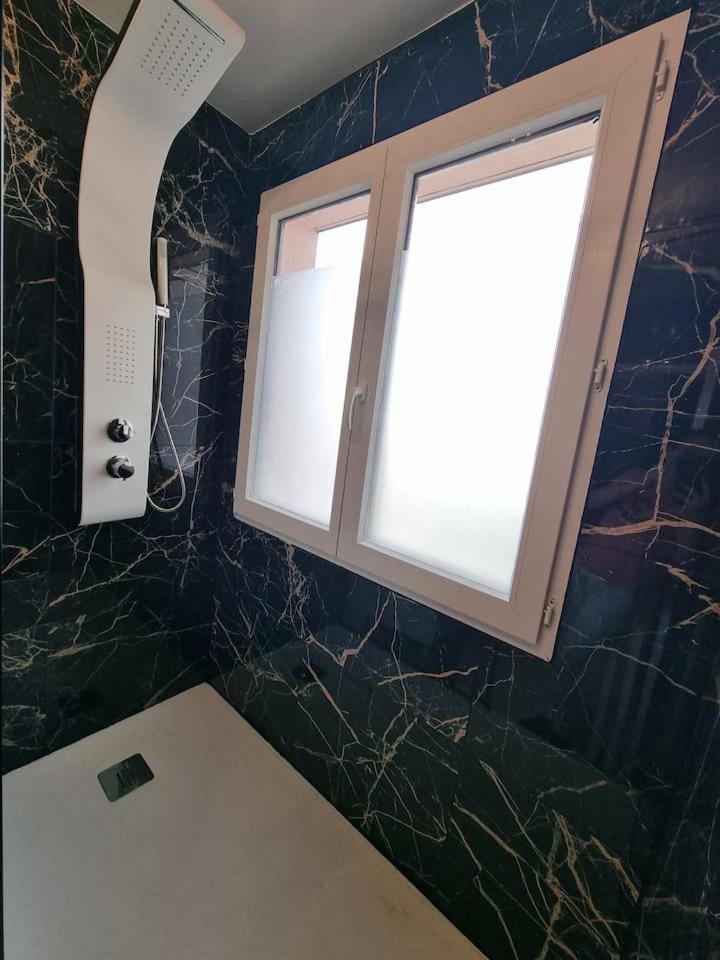 נואי-סור-מארן Grand Appartement 3 Chambres Disney - Paris - 82M2 מראה חיצוני תמונה